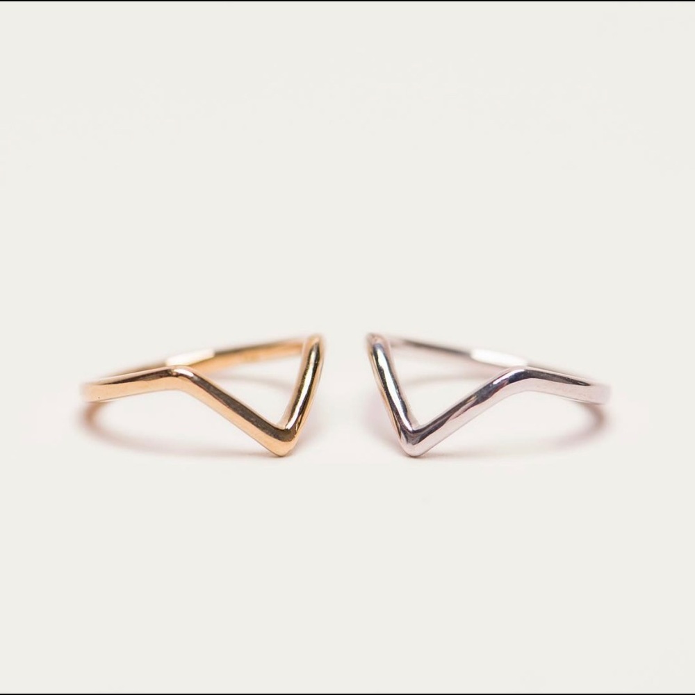 14k gold chevron band